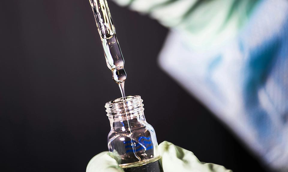 lab-test-tube-dropper